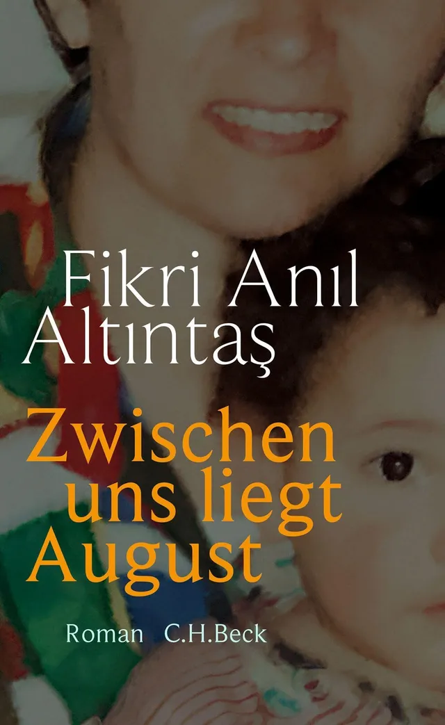 c-h-beck-zwischen-uns-liegt-august-roman-paperback image 1