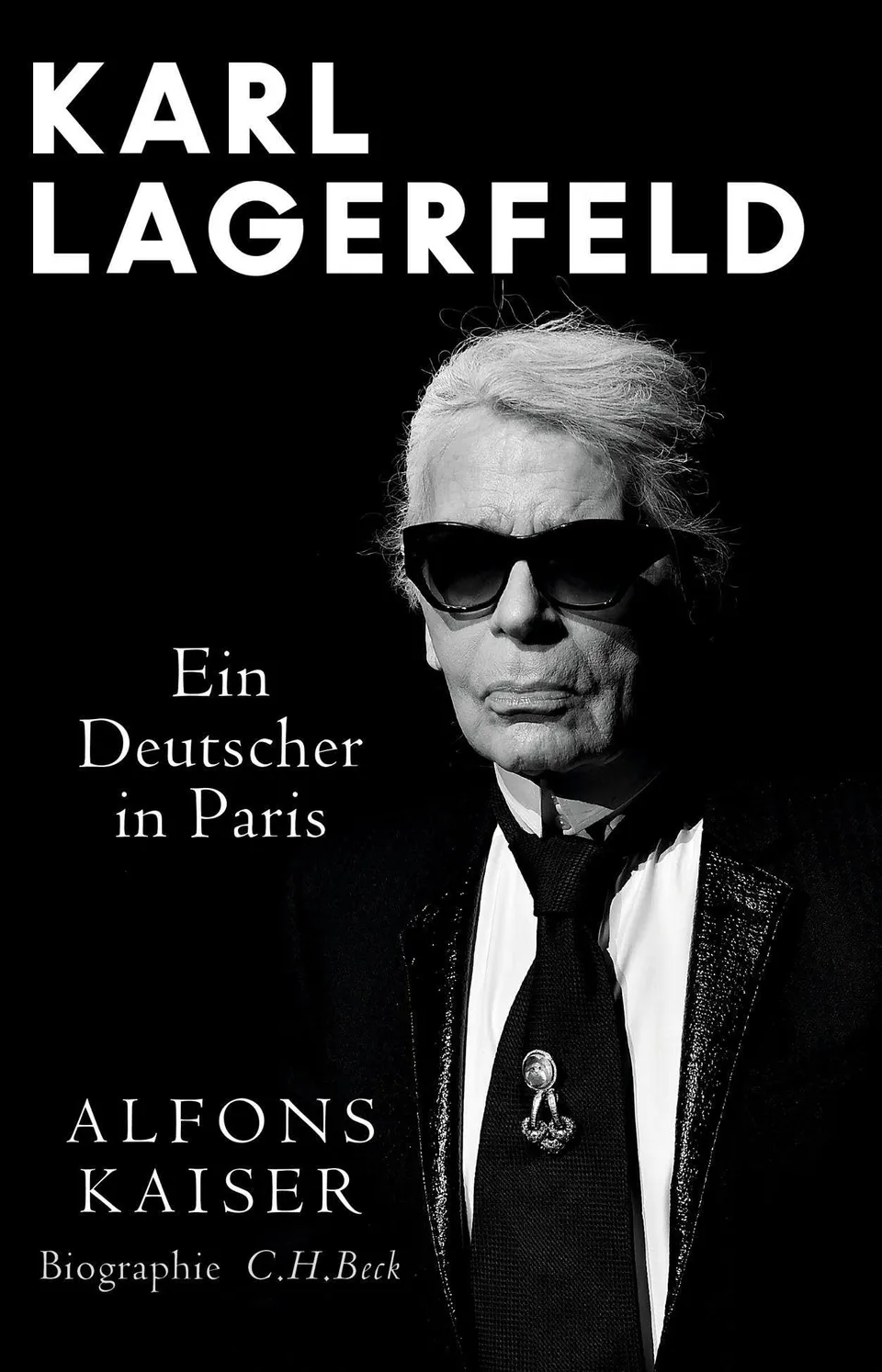 c-h-beck-karl-lagerfeld-ein-deutscher-in-paris-biographie-paperback image 1